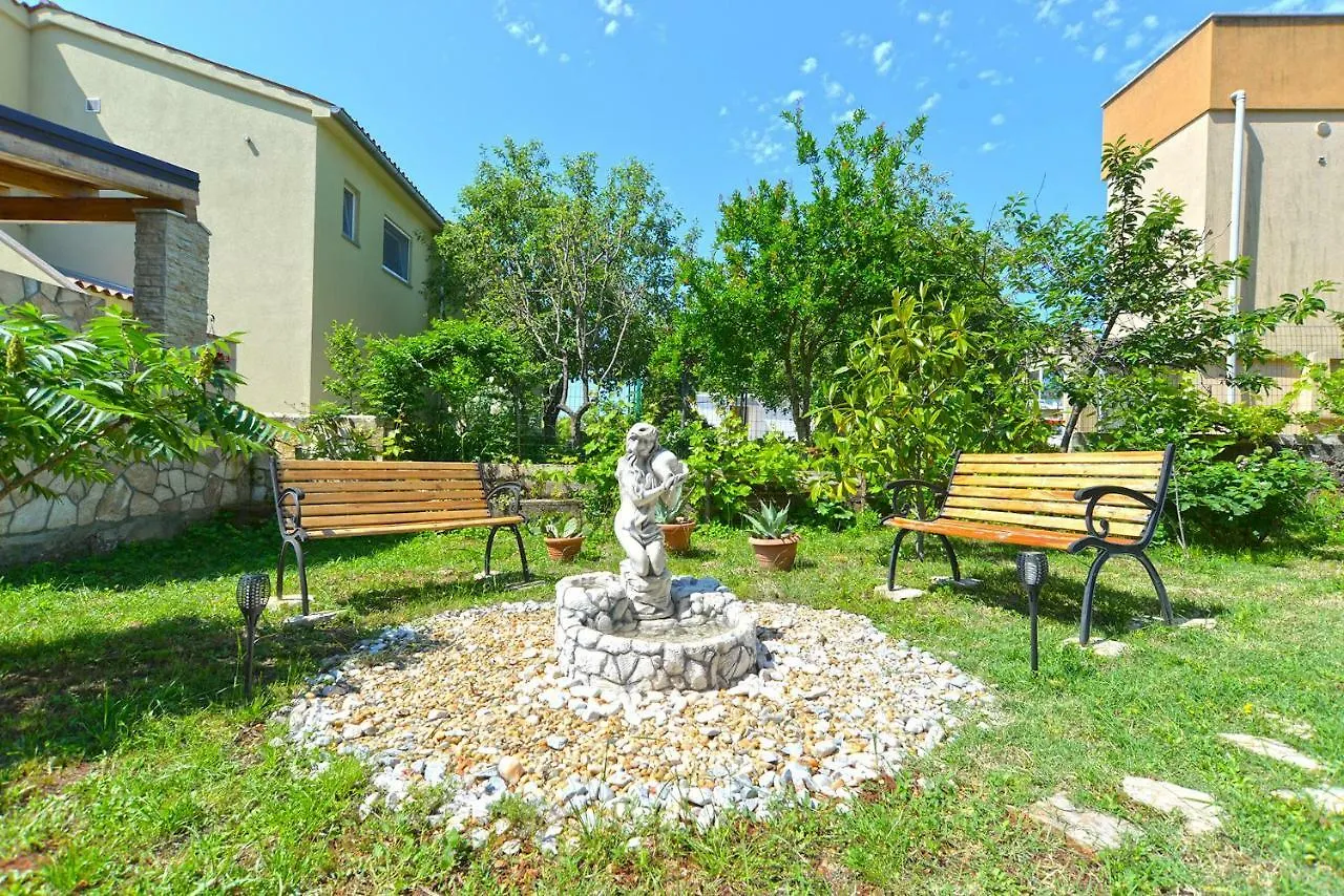 Apartment Pineta 1817 Fažana