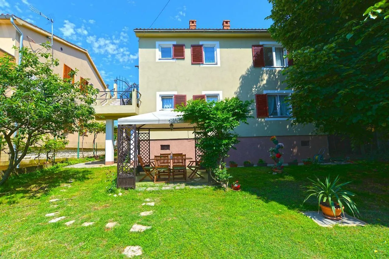 Apartment Pineta 1817 Fažana